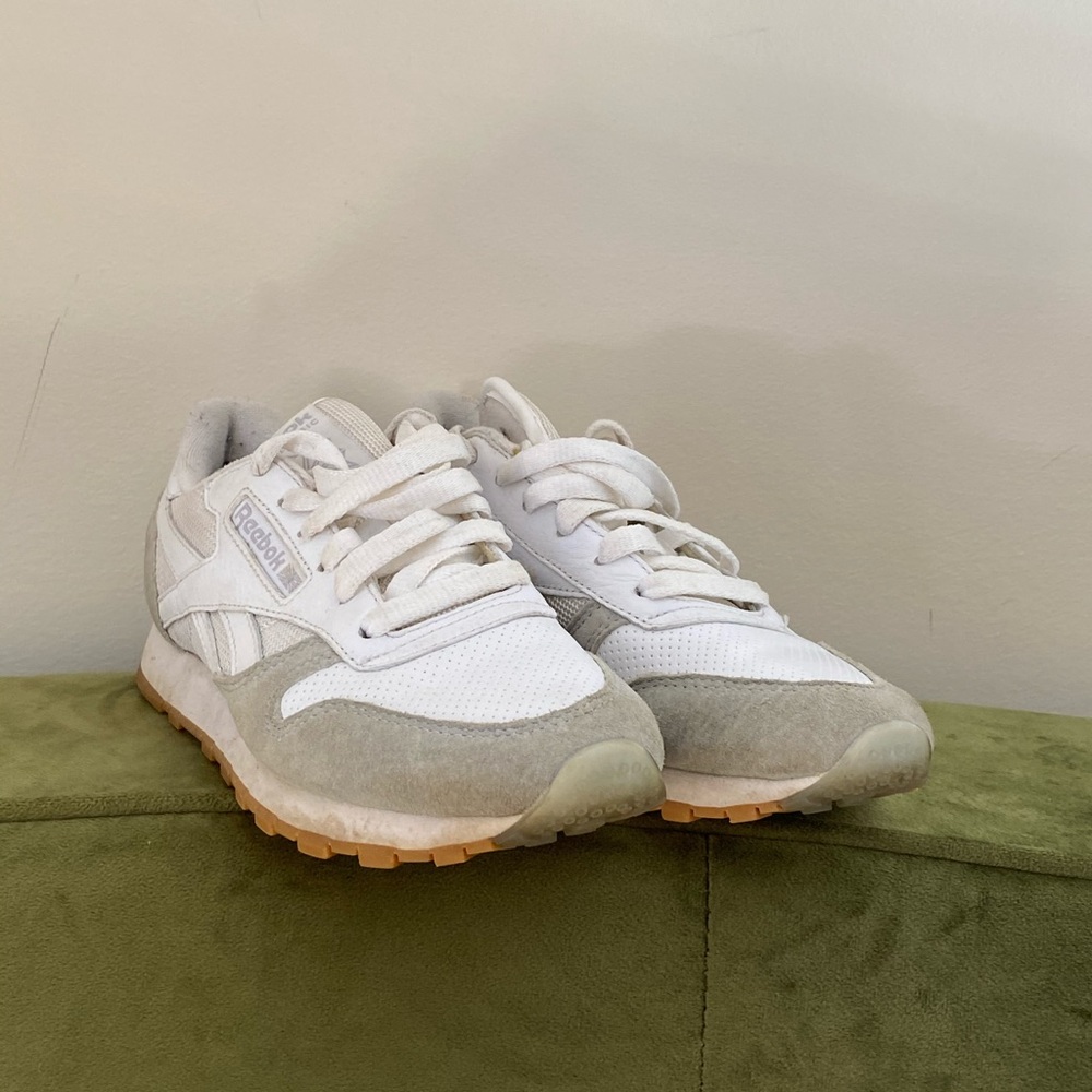White Reebok Classic Size 6